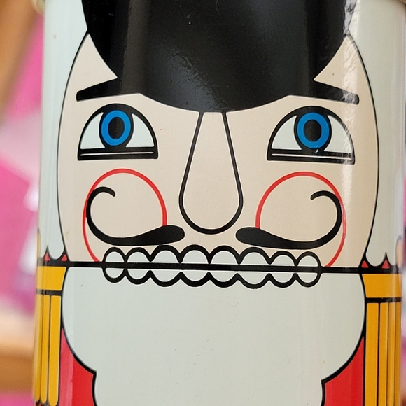 Vintage Nutcracker Tin ~ 1984 Avon ~ Imported from England ~ Toyland Soldier - Picture 9 of 16